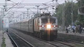 Iconic Grand Trunk (GT) Superfast with RPM's White Stallion in lead thunders away in style!!
