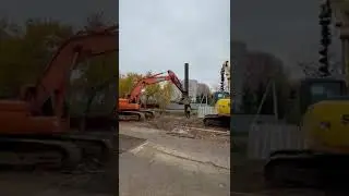Вдавливание сваи экскаватором - МСТ-АРЕНДА