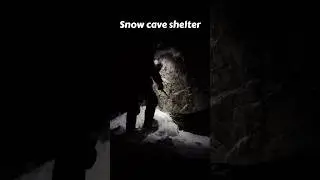 Building a snow cave shelter on the frozen lake. Winter camping in natural shelter ❄️🏕️