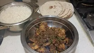 Chicken banane ka achcha tarika aap log ismein Sikh sakte #chickenrecipe #youtubevideo #viralvideo 
