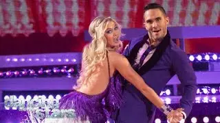 Carlos PenaVega and Lindsay Arnold Switch Up Quickstep (Week 5) | Dancing With The Stars