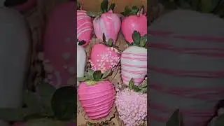 STRAWBERRIES 🍓 🩷 #youtubeshorts #chocolate #strawberry #strawberries #dessert #yummy #yummytreats