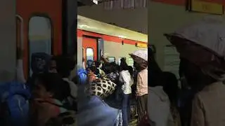 Diwali और Chhath पर New Delhi Railway Station का हाल