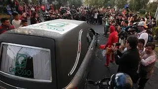 Decenas de artistas dicen adiós a Chespirito