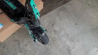 Dual motor switch disconnect. Single motor starts on kick.