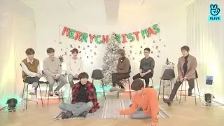 EXO member accompany Sehun play marbles