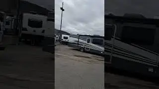 🎥 Let&rsquo;s Parallel Park Your RV &ndash; Easy Tips & Tricks! 🚐🅿️