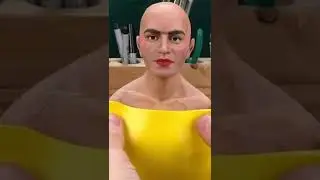 Sculpting Frida Kahlo