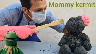 Mommy Kermit frog From The Depths of a Hellish Dumpster! | Can This Filthy Frog Be Cleaned?! 🐸