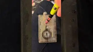 How to properly wind a cassette tape. #diyhacks #todayilearned #cassetteculture