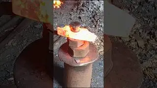 how to make a hammer #shorts #blacksmith #handmade #hammer #art #forging