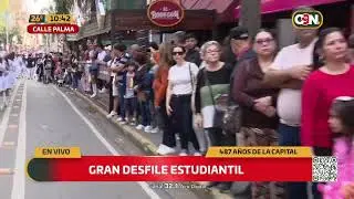 Desfile estudiantil por las calles de Asunción