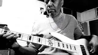 Ibanez K5-WHLTD KORN (Fieldy) 20th Limited Edition - DEMO - Got to be there - Chaka Khan.