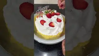 Eggless | Bakery style strawberry cake🍰🍓