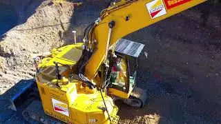 Bau 2er Güllegruben für eine Hofbiogasanlage mit Betonschutzfolie. CAT Bagger