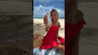 What's In My Beach Bag?