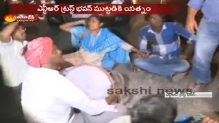 High Tension at NTR Bhavan Over Civil Rights Activists Protest || AOB Encounter