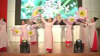 M&uacute;a H&agrave; Nội 12 m&ugrave;a hoa do NM CLB VNHT TSC tr&igrave;nh diễn. T8/2024