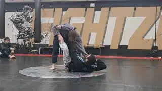 Triangle choke.