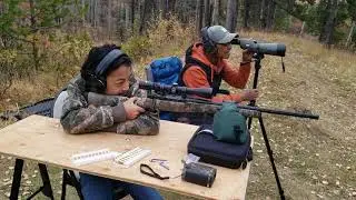12-летний мальчик стреляет из Mossberg Patriot Youth Super Bantam .243 Win.