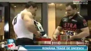 Bodybuilder umiliato a braccio di ferro  Daniel Racoveanu vs  Ion Oncescu