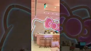 Come with us to the Hello Kitty Cafe in Irvine CA!🍵🍰