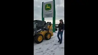 John Deere 318G Skid Steer