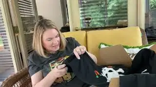 ThredUP 25 Piece DIY T Shirt Rescue Mystery Box Unboxing! Worth it?!