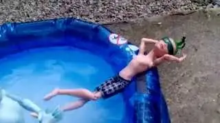 gros délire a la piscine (monster high)