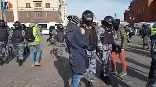Russland: Kundgebungen f&uuml;r und gegen Krieg in der Ukraine