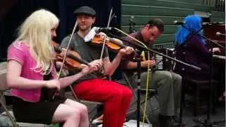 NEFFA 2012 - It's Contra Time - La Banane Enchantee