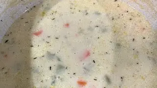 Сливочный картофельный суп с ветчиной, приготовленный из остатков рождественской ветчины.