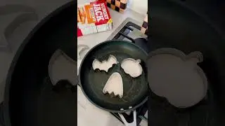 Halloween Breakfast Board! 👻 🥞 This is perfect for kids, office snacks, sporting events, and more!