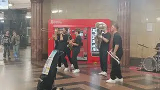 Вечер. Нескучное местечко#москва #moscow #метро #музыка #music #metro #moscowmetro 