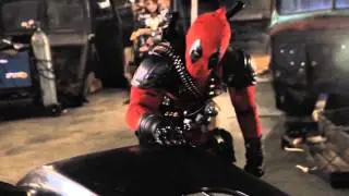 Deadpool vs Batman (Super Power Beat Down)