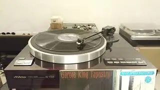 VICTOR / JVC QL-Y66F playing CAROLE KING 