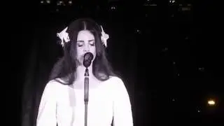 Lana Del Rey - Off To The Races (Live At Lollapalooza In Chicago's Grant Park)