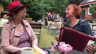 Bauernblues zu langen Wegen