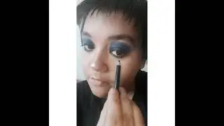 Blue/Black eyeshadow look with foundation -maxi Reloaded pallette