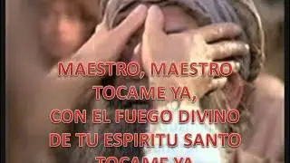 Edmer Guzman cantando MAESTRO