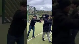 MC POZE DANDO AULA DE FUTEBOL PROS GRINGOS 😨