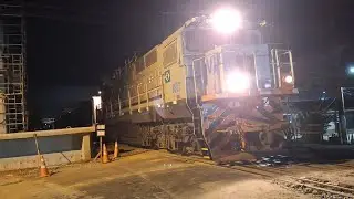 VL! Com es43bbi L&iacute;der arrancando + SD70BB no meio, arrancando na pn de Cubat&atilde;o, ZZV.