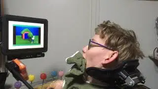 Daan speelt met oogcomputer