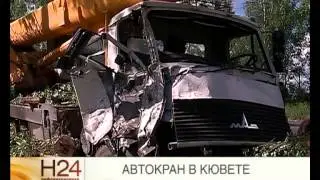 В Рыбинске автокран съехал в кювет