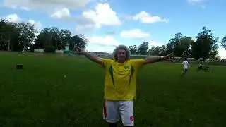 JORGE BRASIL EM MAIS UM JOGO DE FUTEBOL.