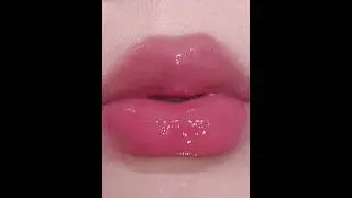 Pretty Glossy pink Lipstick 💄💋 #lipstick #makeup #lips #gloss #cosmetics #shorts
