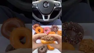 Krispy Kreme 🍩#krispykremedoughnuts #donuts #asmr #asmrfood #mukbang #moeeats #canada #food #foodie