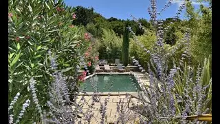 MAISON DE VILLAGE EN PIERRES du 19&egrave;me au coeur de la Provence, proche de LOURMARIN