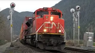 TRAIN CREW GIVES THE FINGER!! 3 RRs, 12 Trains, EMD Action, RARE C40-8 DPU, and SRY SW900 with K5LA