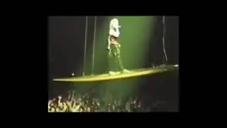 Did Beyonc&eacute; Copy David Lee Roth&rsquo;s Flying Surfboard Stunt?